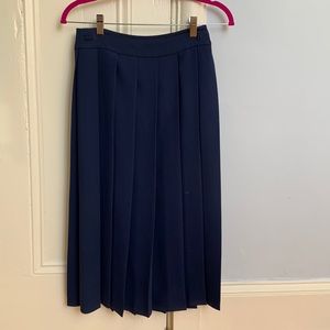 Lacoste midi-length pleated navy skirt